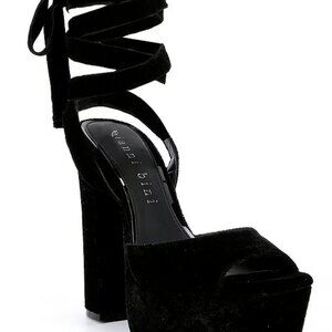 NEW-Size 11 Women's Gianni Bini Karstin Velvet Ankle WrapUp Platform Heels Black